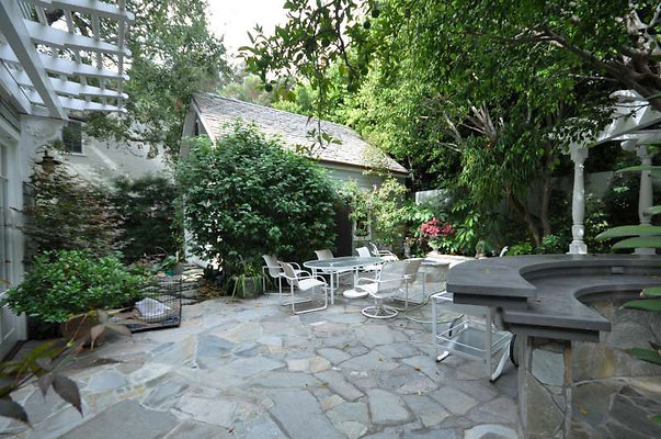 9163 patio 1