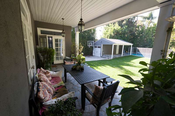 10698 patio 1