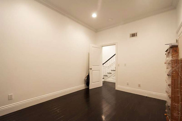 10698 room 1