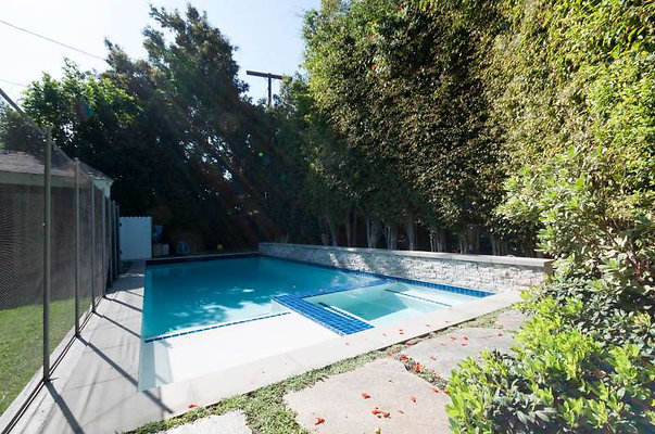 10698 pool 2