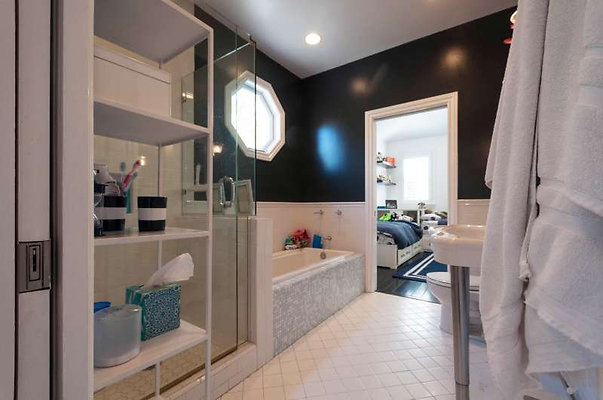 10698 bath 4
