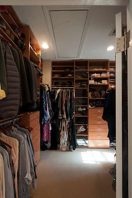 10698 closet 1