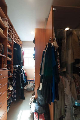 10698 closet 2