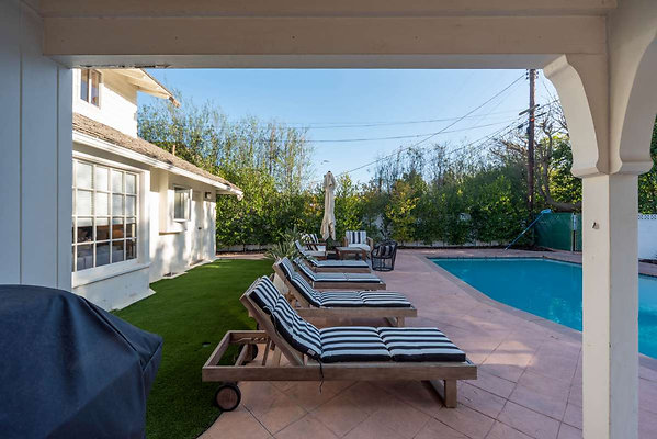 13112 patio 4