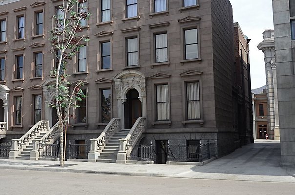 universal studios-brownstone st. 66