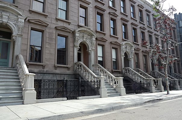universal studios-brownstone st. 11