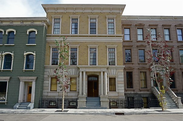 universal studios-brownstone st. 22