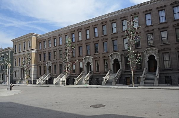 universal studios-brownstone st. 40