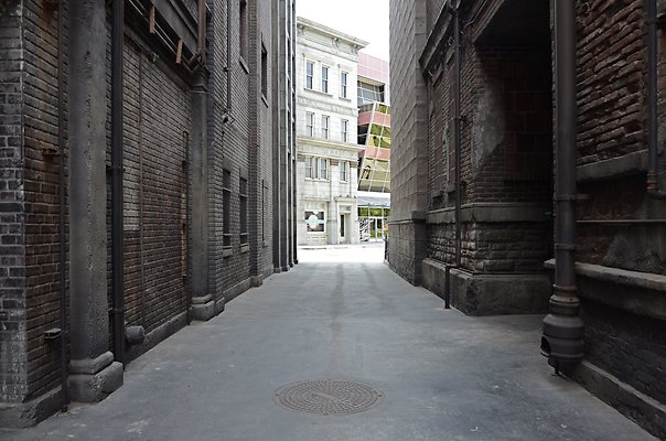 universal studios-brownstone st. 63