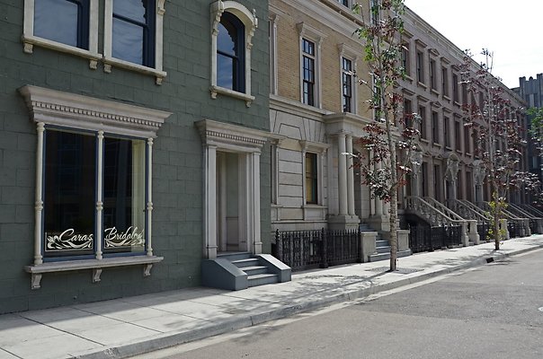 universal studios-brownstone st. 19
