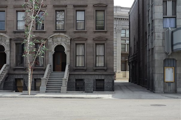 universal studios-brownstone st. 38