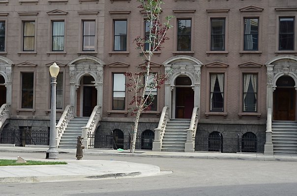 universal studios-brownstone st. 46
