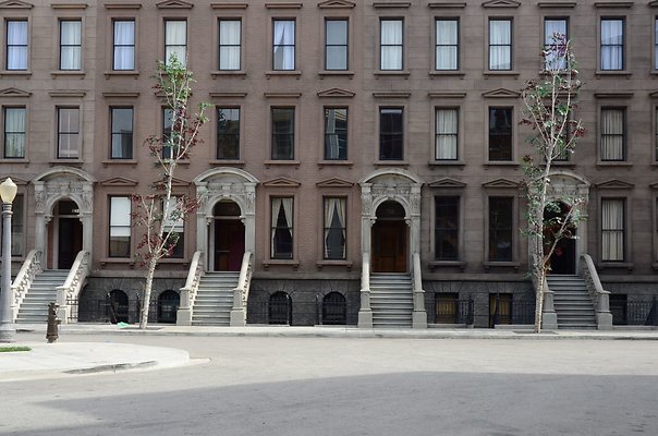 universal studios-brownstone st. 44