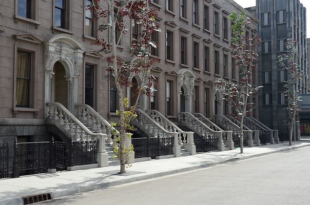 universal studios-brownstone st. 15