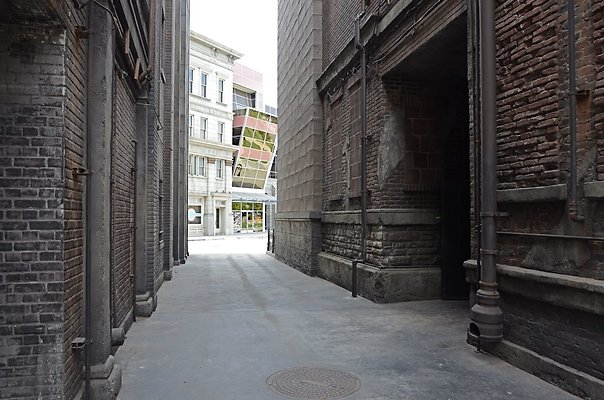 universal studios-brownstone st. 62