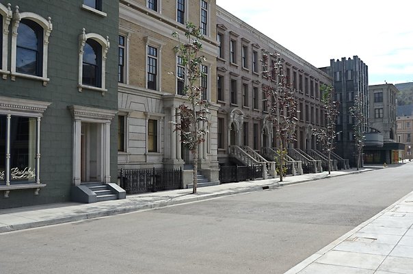 universal studios-brownstone st. 17