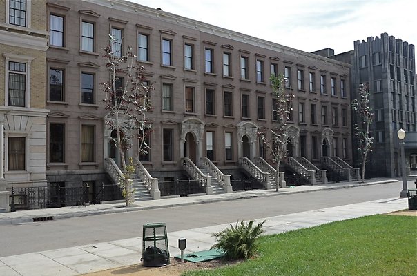 universal studios-brownstone st. 21