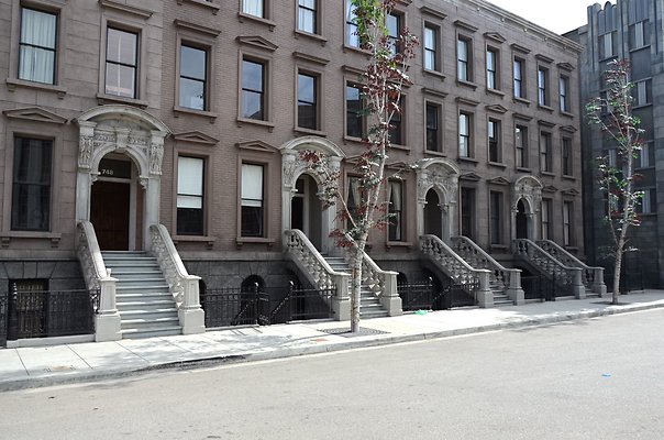 universal studios-brownstone st. 09