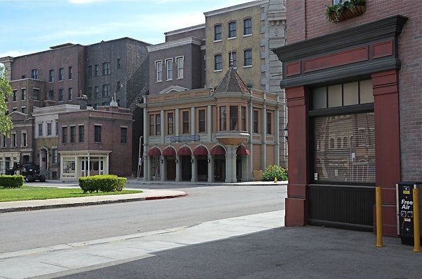 universal studios-courthouse sq. - 19