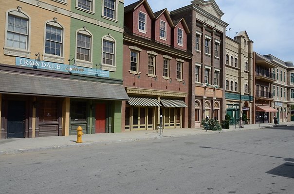 universal studios-courthouse sq. - 08