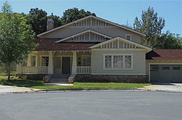Golden Oaks-Residential