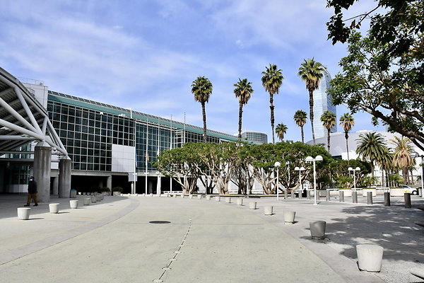 lacc south plaza 013
