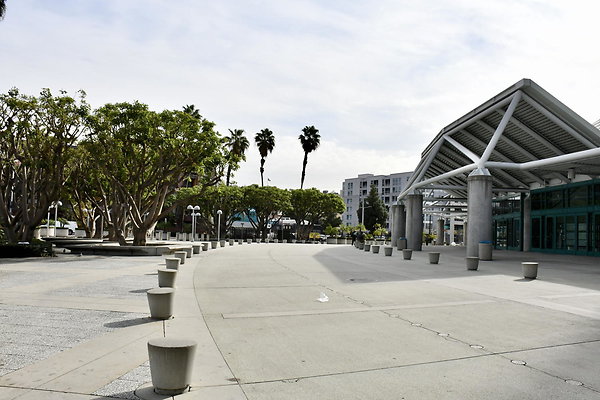 lacc south plaza 003