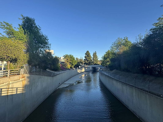 la river 4 001