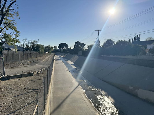 la river 2 011