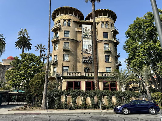 castle ext 016