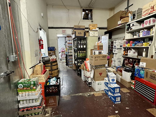 bills market 033