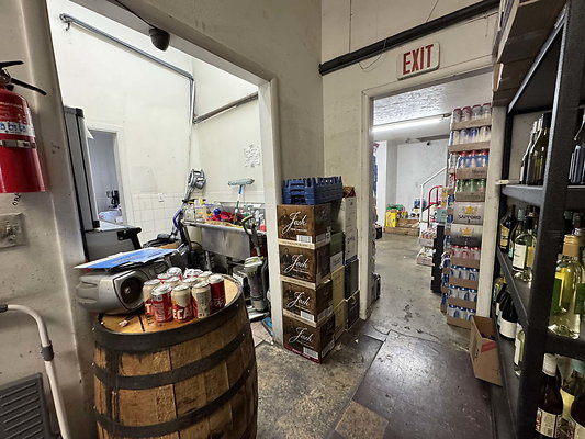 bills market 035