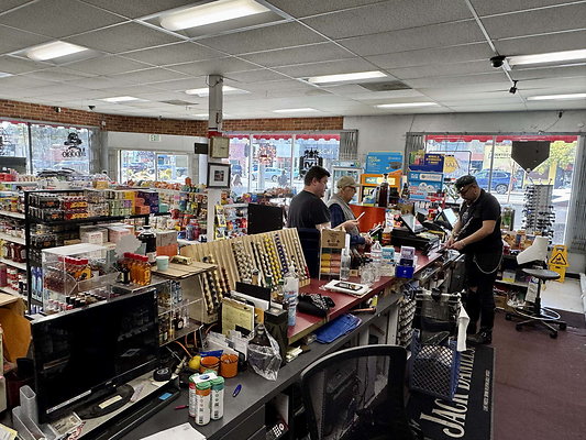 bills market 027
