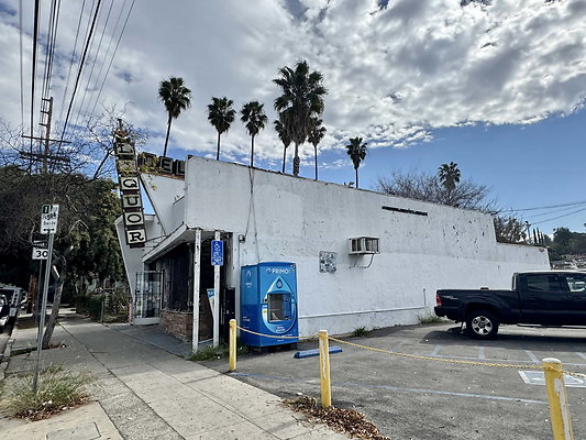 Bert&apos;s Liquor Store