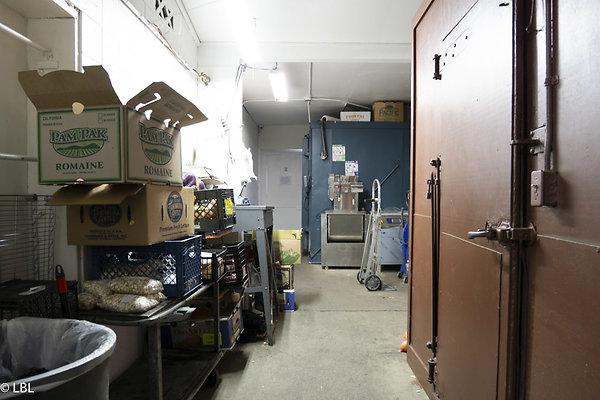 A Market-32
