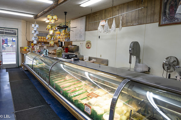 A Market-25