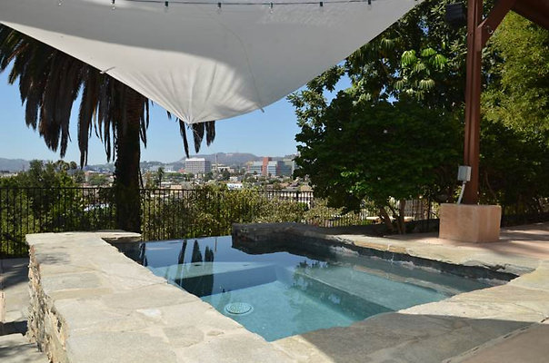 8586 jacuzzi 5