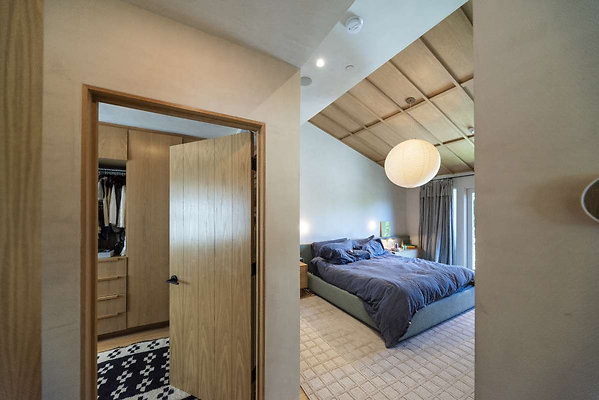 13678 closet 2