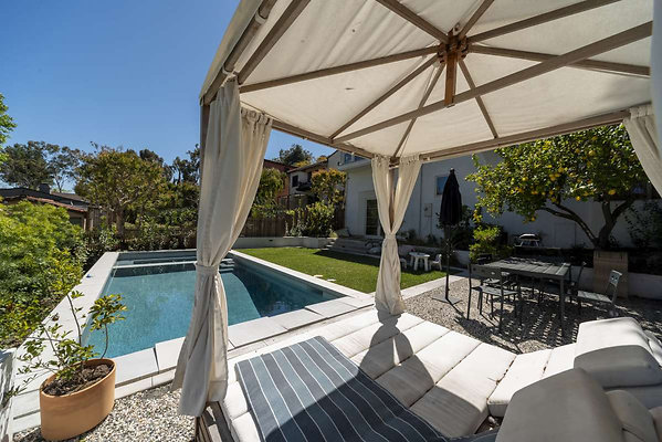 13678 patio 3