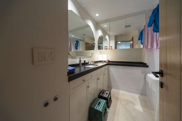 13678 bath 3