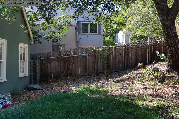 39backyard-side-view-reverse