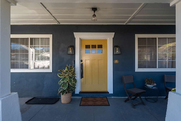 13158 porch 1