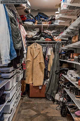 52walk-in-closet