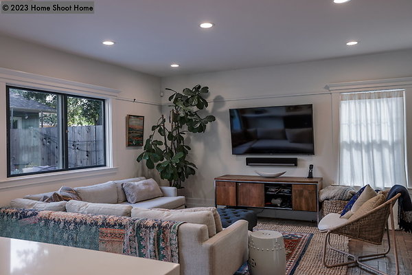 16family-room-alt
