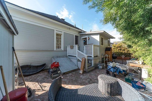 13919 patio 3