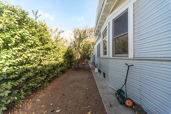 13919 garden 2