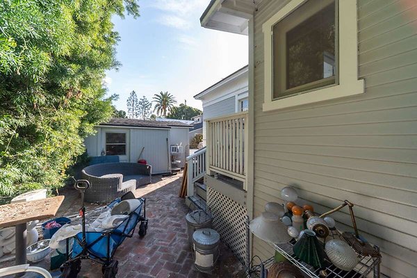 13919 patio 2