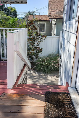 32steps-to-backyard