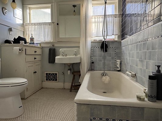 14001 bath 1