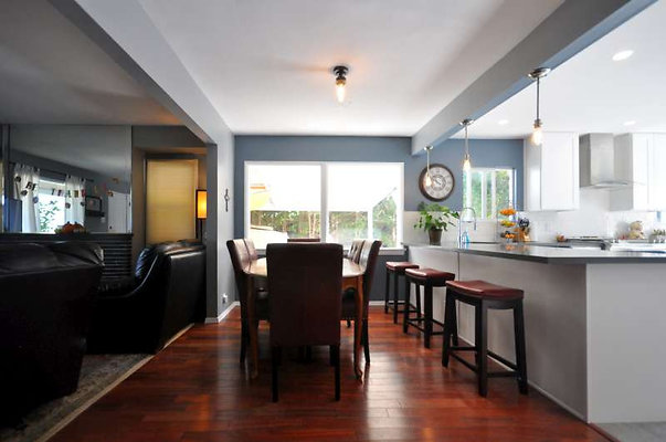 9836 dining 4